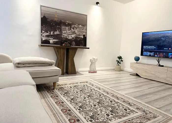 Entire 2-Bedroom Flat Close To Hyde Park, Paddington Station, Bayswater And Queensway Station