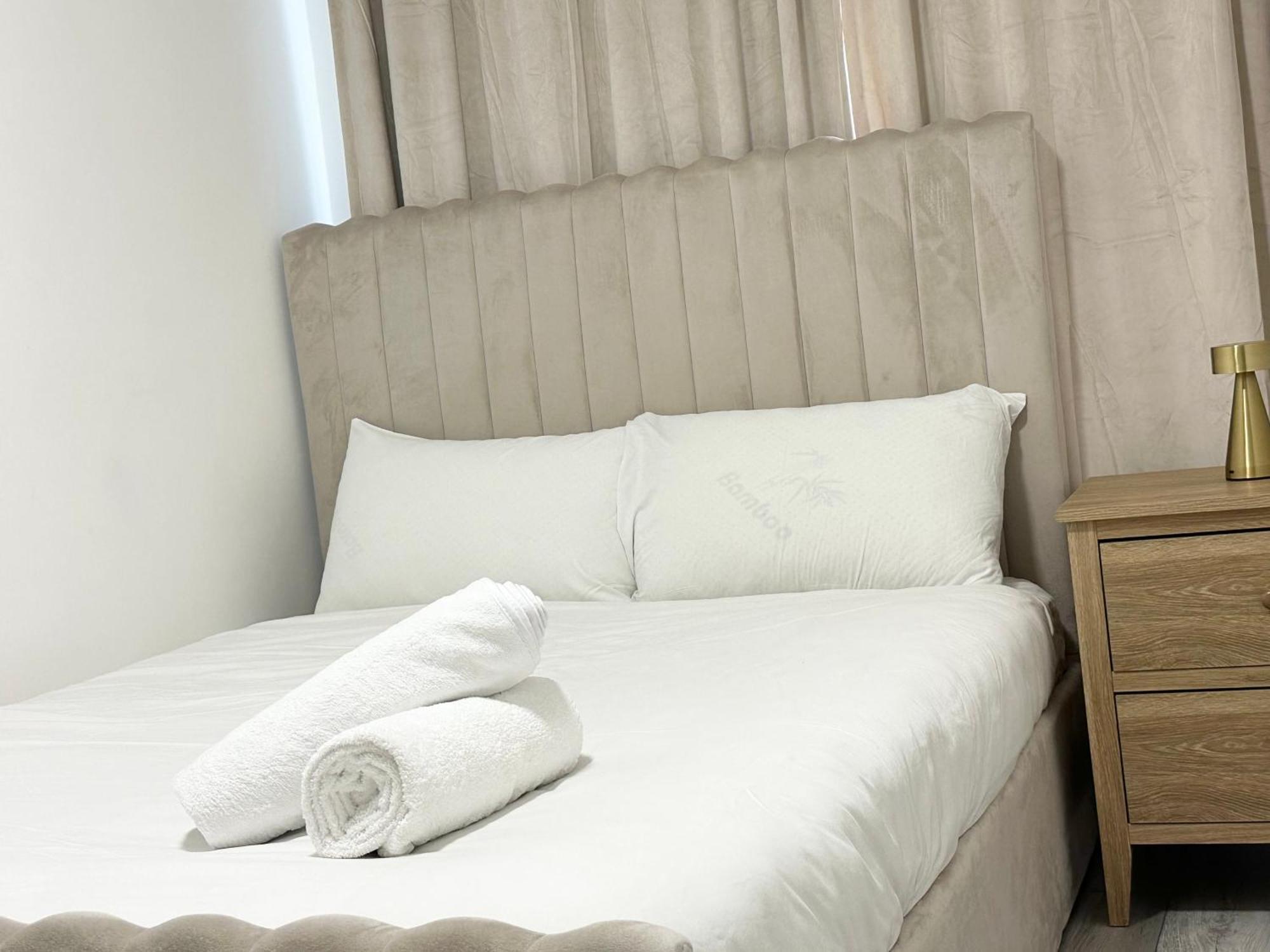 Entire 2-bedroom Flat Close To Hyde Park, Paddington Station, Bayswater And Queensway Station *